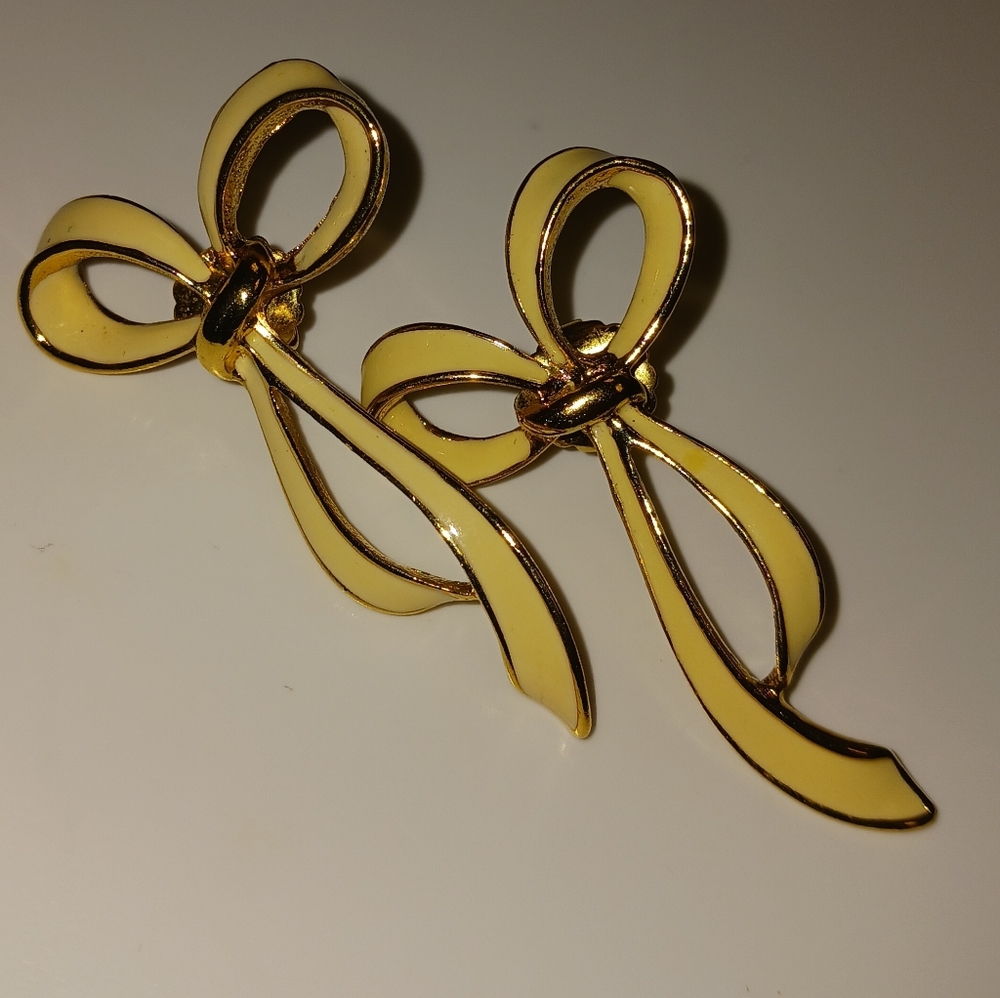 Bow Earrings